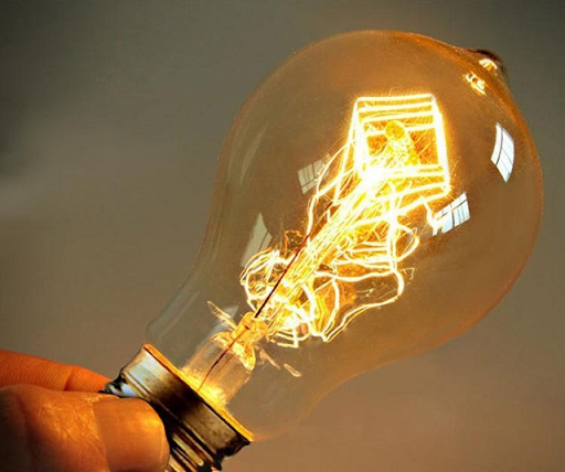 Đèn sợi đốt có công suất lớn hơn đèn huỳnh quang